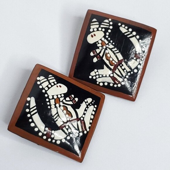 Kangaroo Earrings Australia Aboriginal Tribal Hand Painted Wood Brown Black - Picture 1 of 5